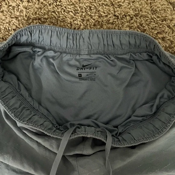 Nike Women’s Mid-Rise Tempo Running Short - Picture 2 of 6